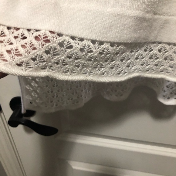 White 1X women’s  T-shirt with embroidery on the bottom surrounding - Picture 2 of 8